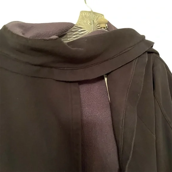 Fabletics Sweater - Picture 2 of 6